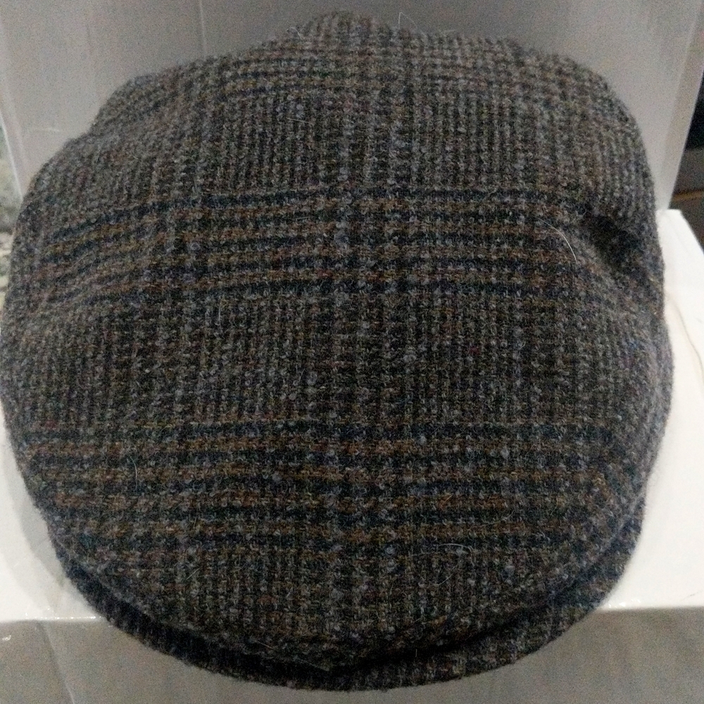 Vintage Wool Plaid Newsboy Hat       lake of the isles